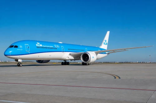 klm-boeing-787-10