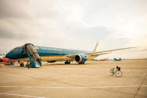 Vietnam Airlines (VN) aircraft on the apron.